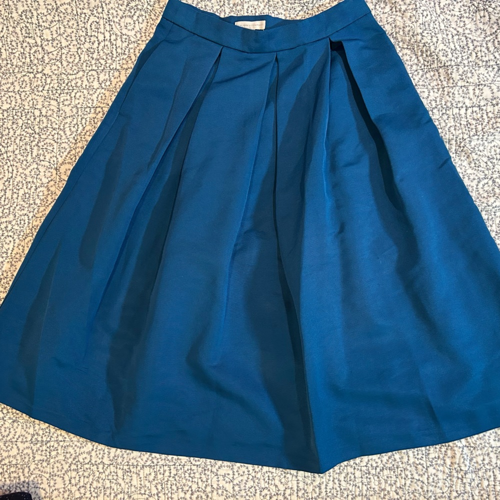 Teal blue size 0 pleated skirt